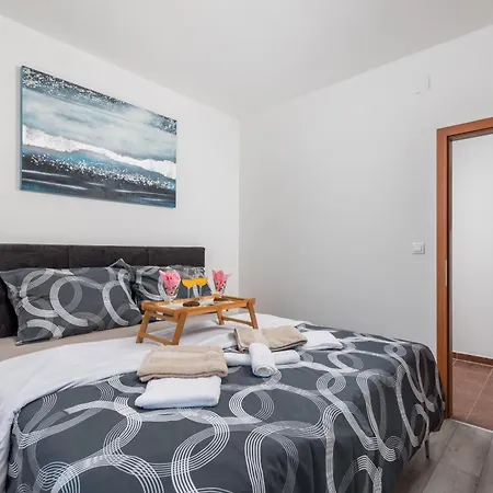 Jurina Homestay szállás