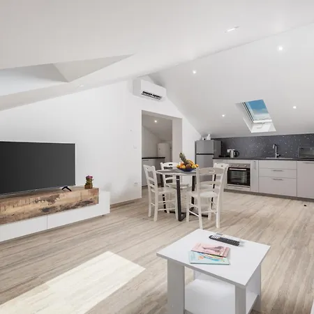 Проживание в семье Jurina *