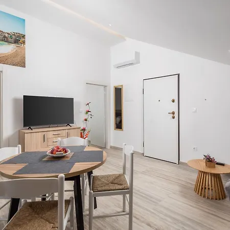 Jurina * Кастав