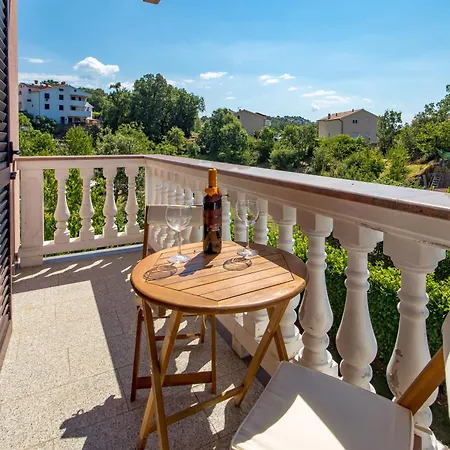 Jurina Проживание в семье