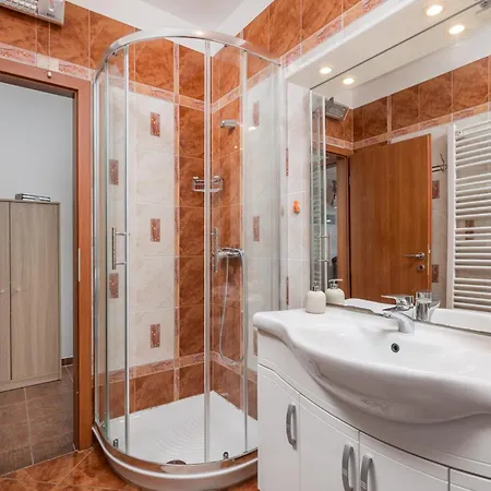 Jurina Проживание в семье